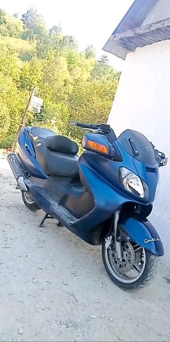 Se vinde suzuki 650