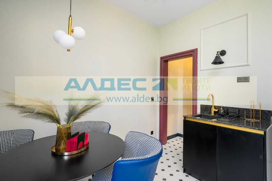 Продава се Двустаен апартамент в София, Център - 55 кв.м за 5455 €/кв.м - Снимка #8