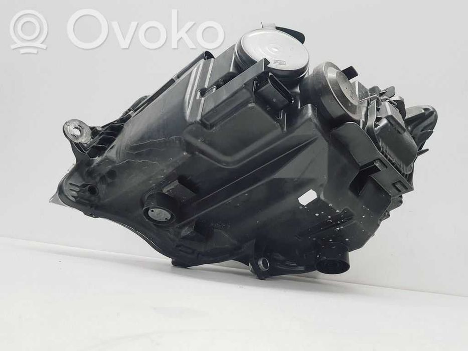 Volkswagen Transporter - Caravelle T6 Set faruri 7L1941005B 7L1941006B