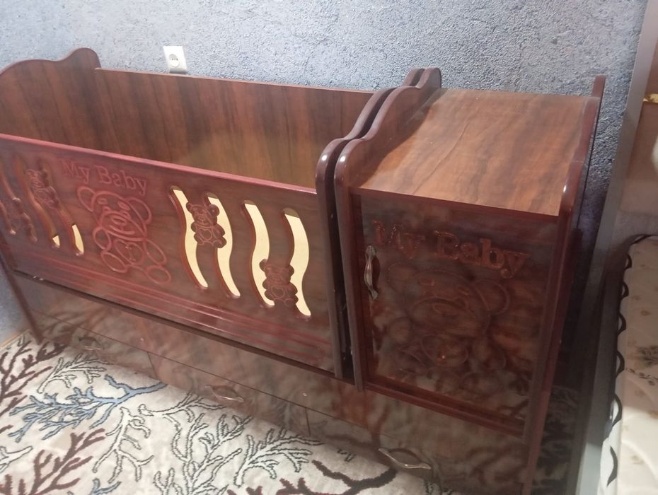 Детская кроватка