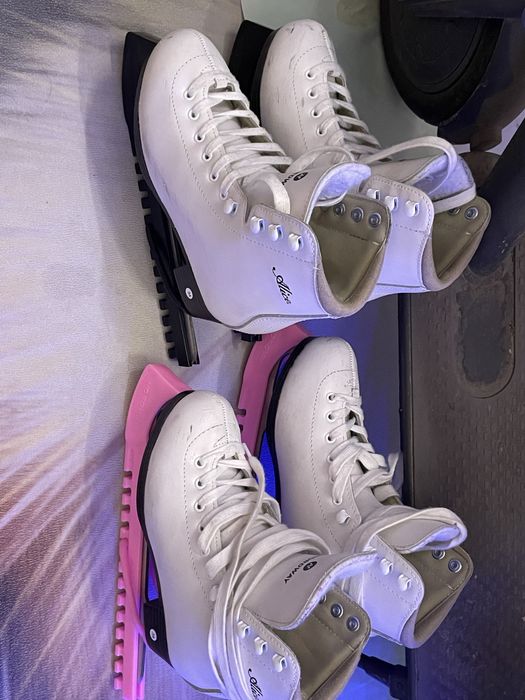 Детские коньки на мальчика и девочку