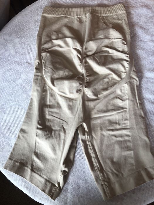 Стягащо бельо клин