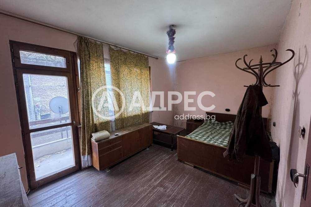 Етаж от къща в град Попово с отлична локация