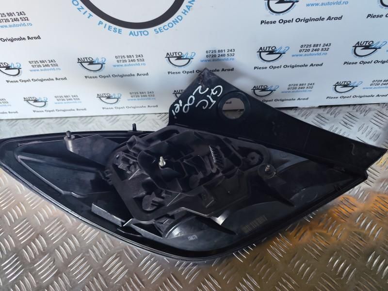 Stop aripa dreapta cu defect Opel Astra H GTC
