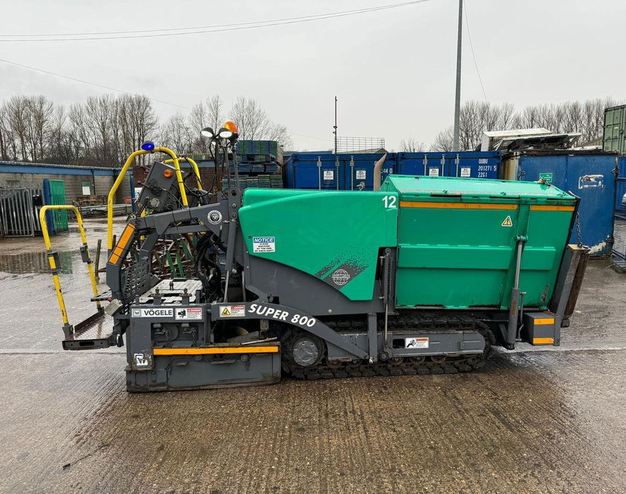 Асфальтоукладчик 1800  в аренду