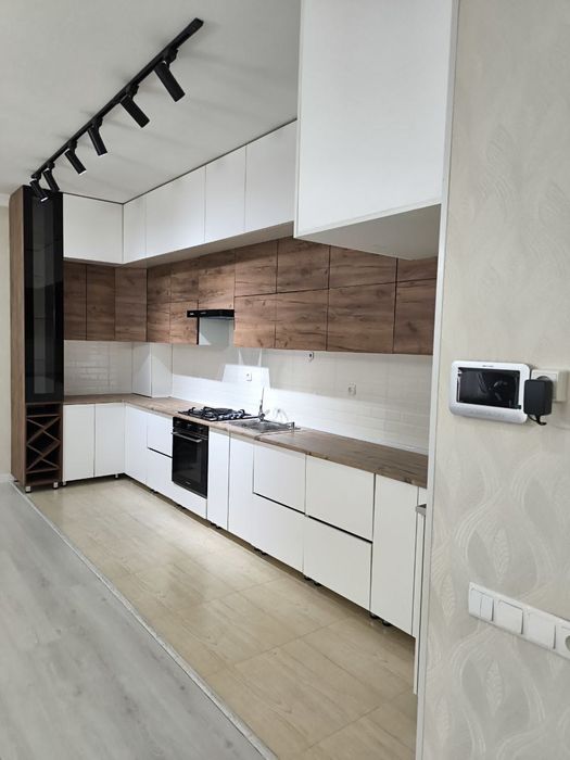 Продам новостройку 4 ком 90 кв м для большой семьи Рудакий Безруз рест