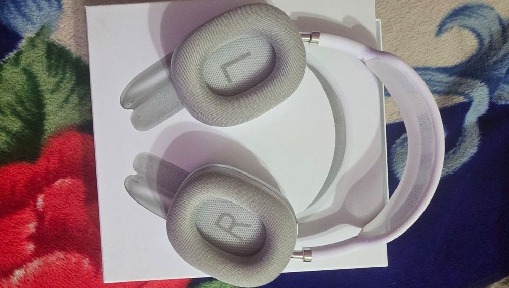 Продам AirPods Max