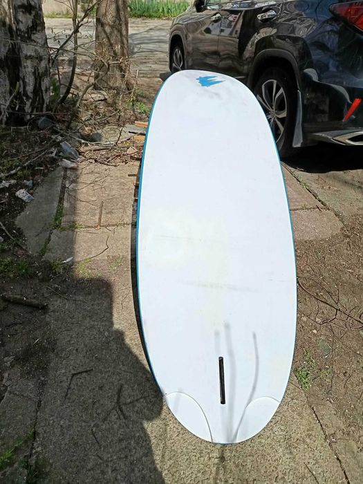 Продавам ундсърфове и уиндсърф оборудване