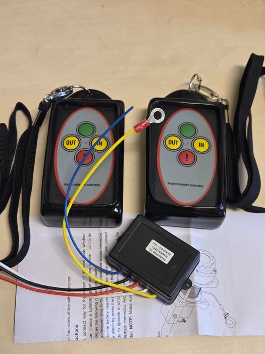 Telecomanda universală wireless pentru troliu electric 12/24