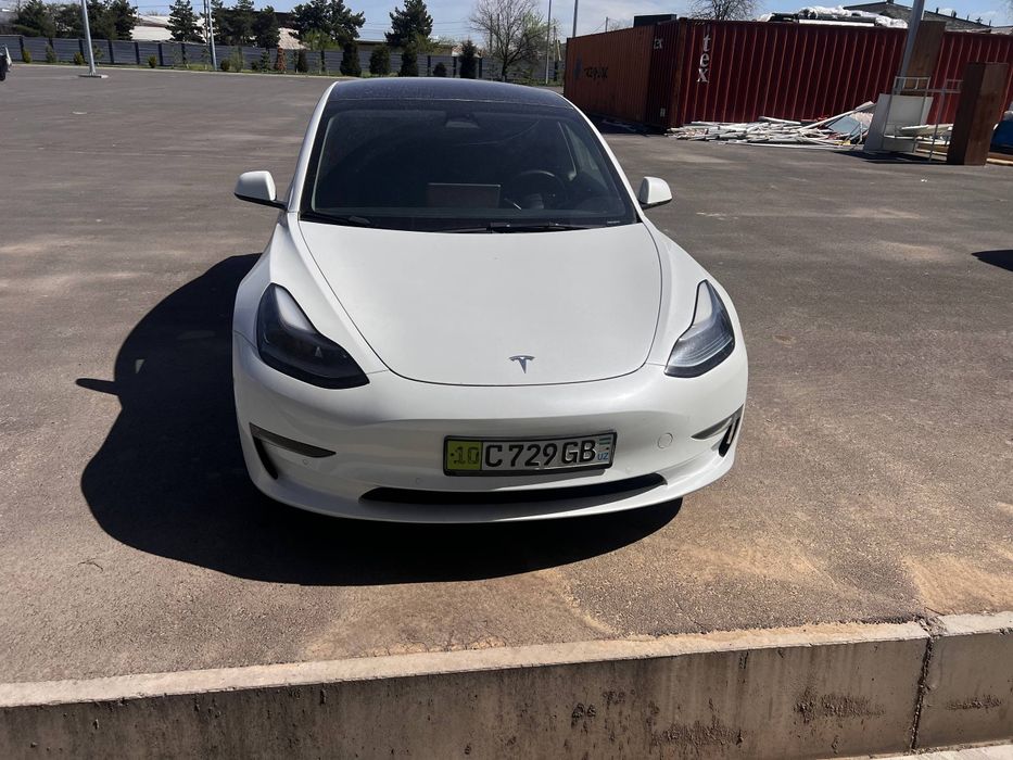 Tesla model 3 xxx