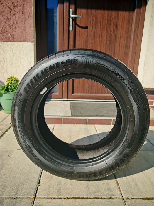 Vând anvelopa Ford Ecosport vara 205/60R16 echipare de fabrică