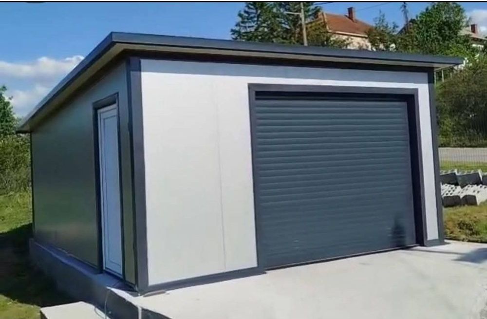 Garaje moderne pe structură metalică și panouri sandwich, ideale pentr