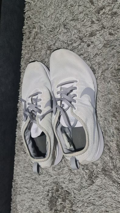 NIKE DUALTONE RACER
White/ Wolf Grey-Black