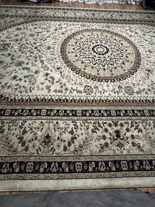 Ковер 3 на 5 в отличном состоянии