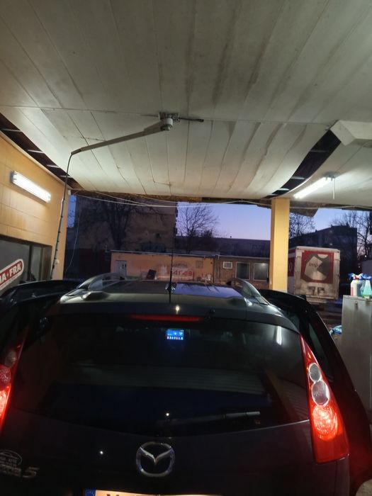 Продавам Мазда 5