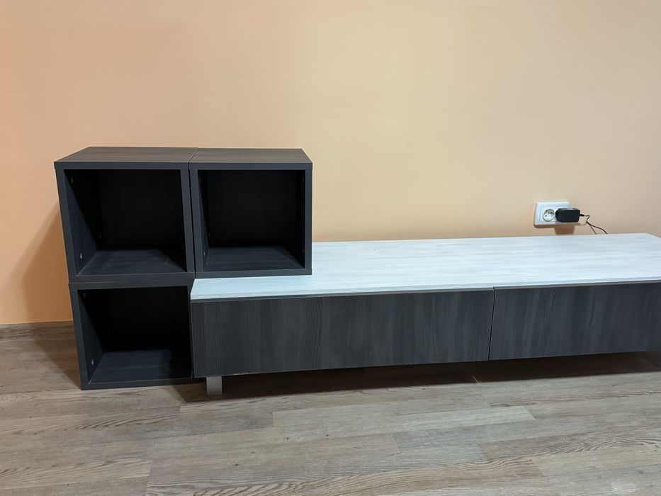 Холна секция в бяло и черно