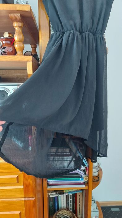 Асиметрична черна рокля