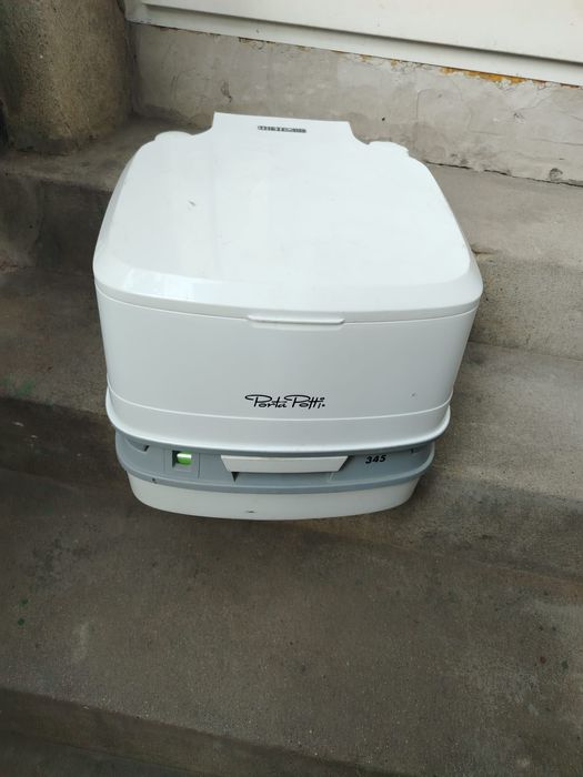 Тоалетна за къмпинг/преносима тоалетна