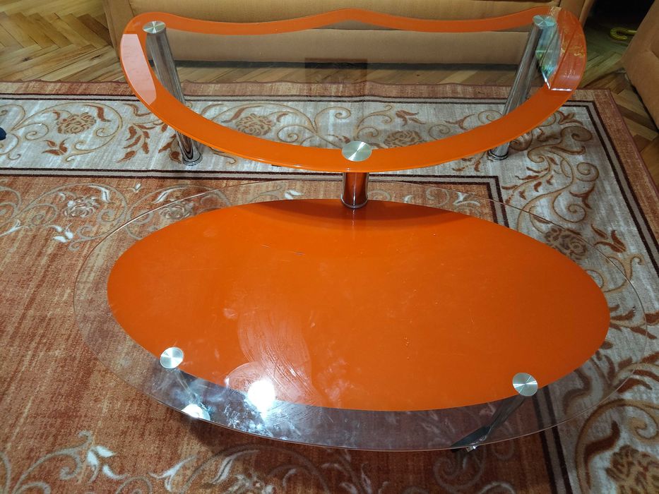 Канапета (двойка и тройка) и холна маса