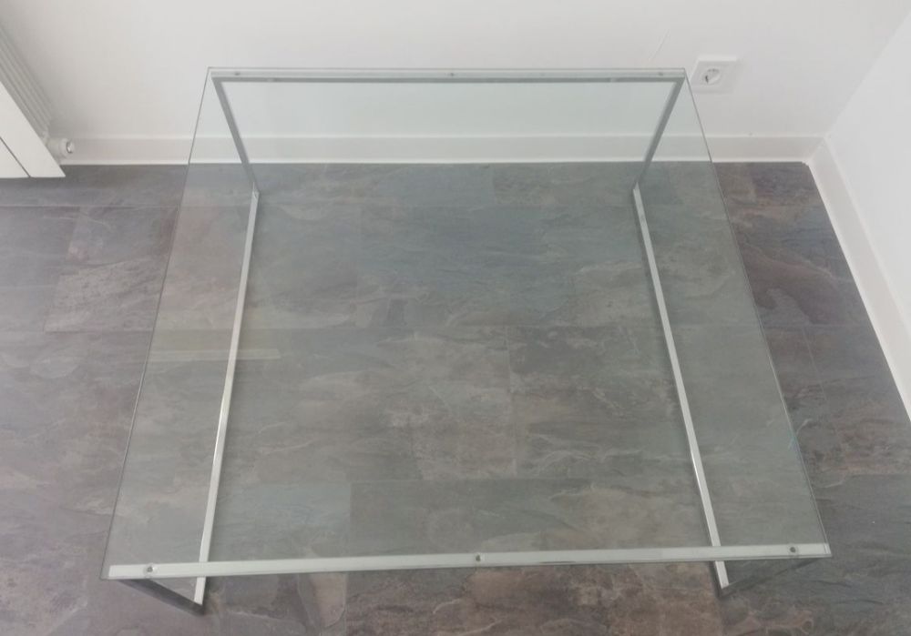 Vând masă din inox, cu blat din sticlă, 100x100 cm