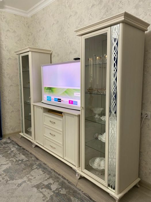 Продается комплект шкаф с комодом