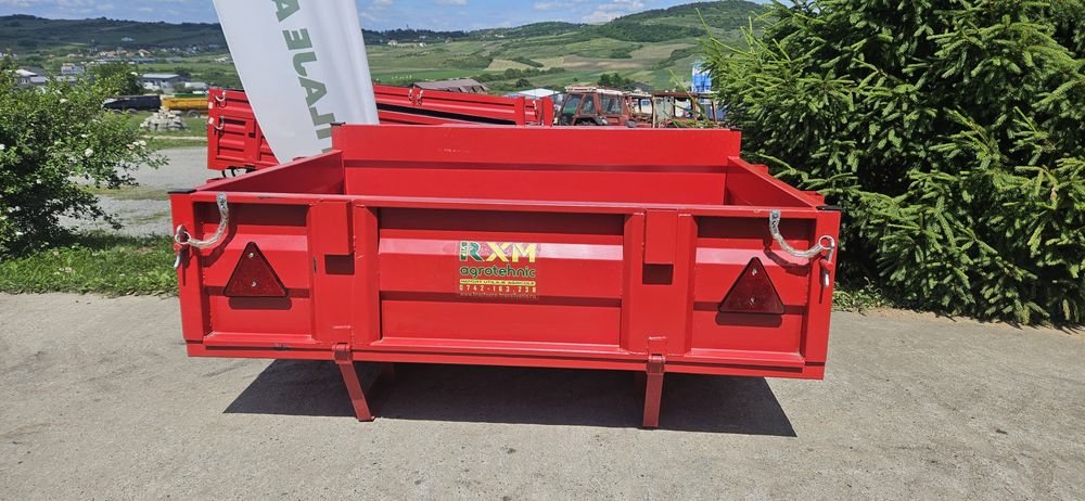 Lada - cupa - în tirantii tractorului