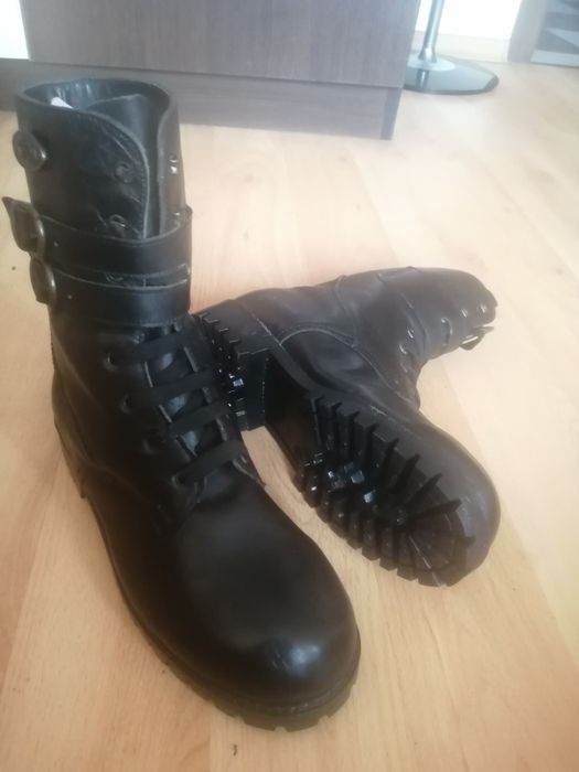 Дамски кубинки, черни, нови.