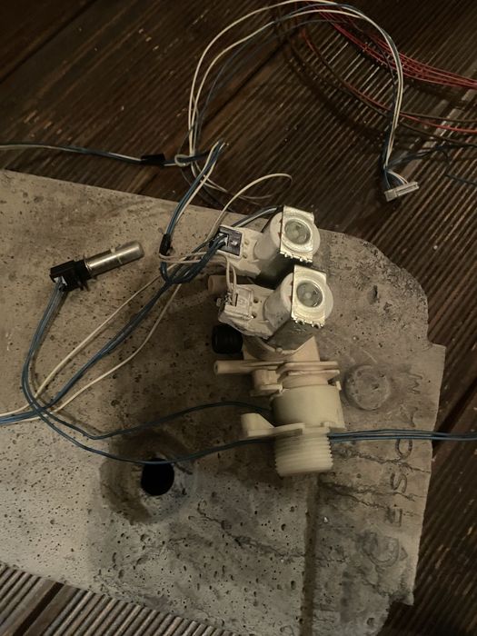 Пералня за вграждане  Hotpoint Ariston модел AWM 108 за части