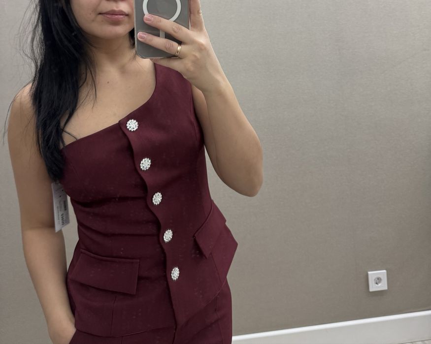 Продам новый костюм