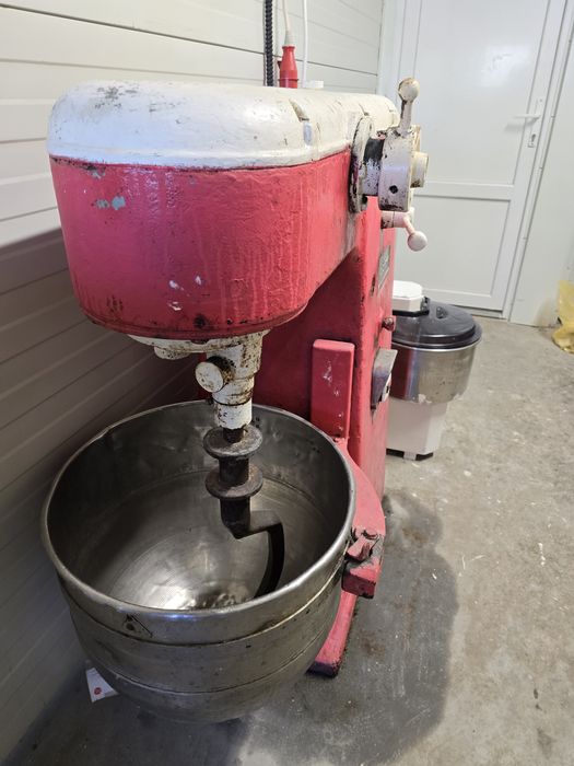 Vând malaxor functionabil