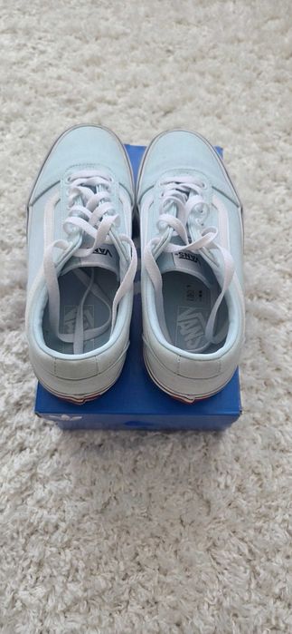 Tenisi Vans,originali,marimea 38,5,culoare albastru deschis,stare foarte buna