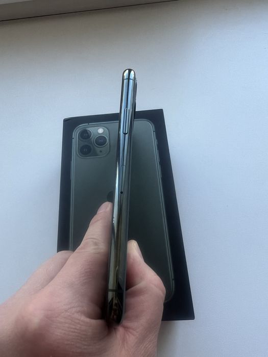 iPhone 11 pro 64GB Midnight Green