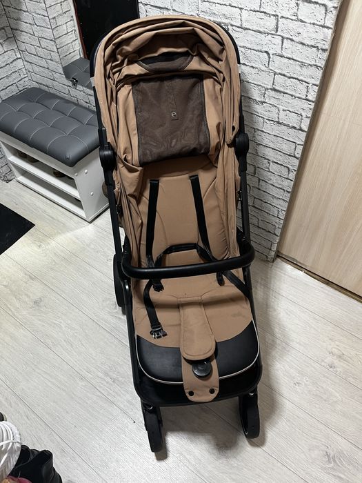 Продам прогулочную коляску