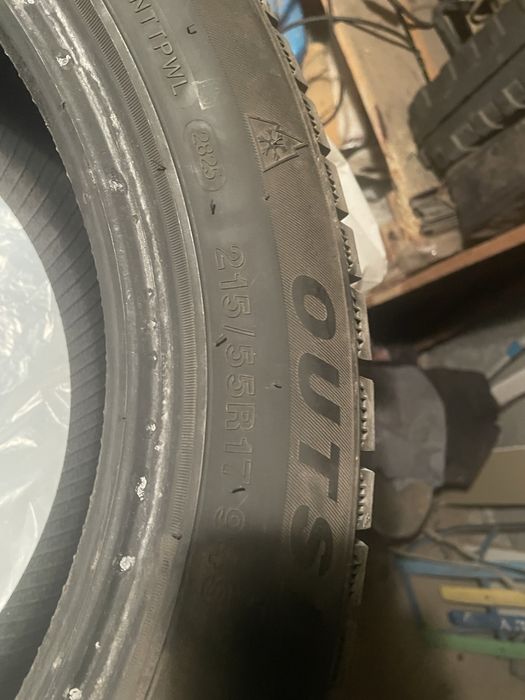 Продаю а авто шины 215/55/17