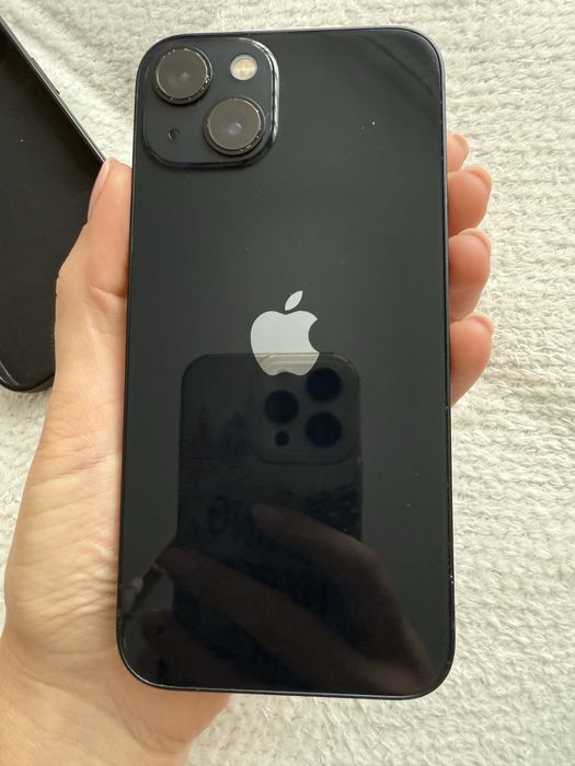 Iphone 13, Midnight, 128 GB, baterie 89%.