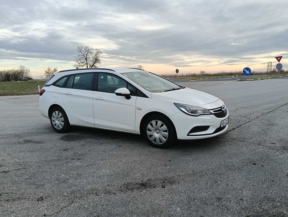 Vand sau Schimb Opel Astra K 1.6 diesel, 2018, impecabila.RAR facut