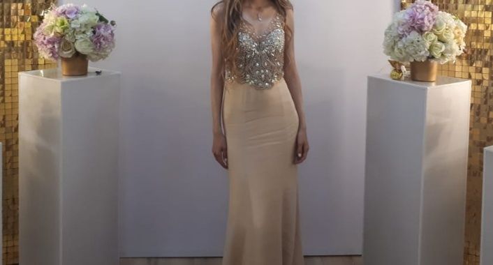 Продам крутое вечернее платье. Размер 42