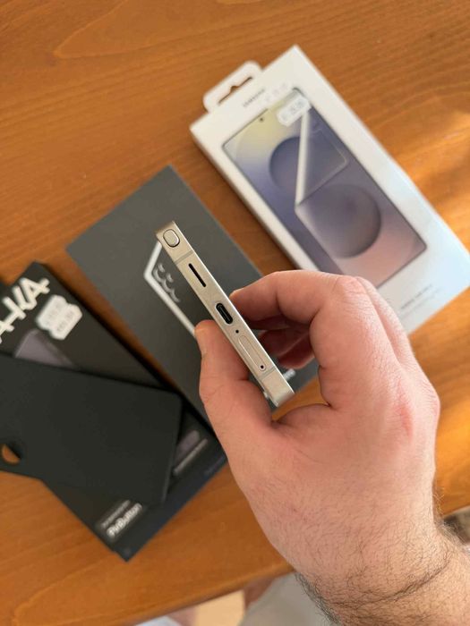 Galaxy s25 Ultra Titanium Gray 256GB с 1.5 години гаранция