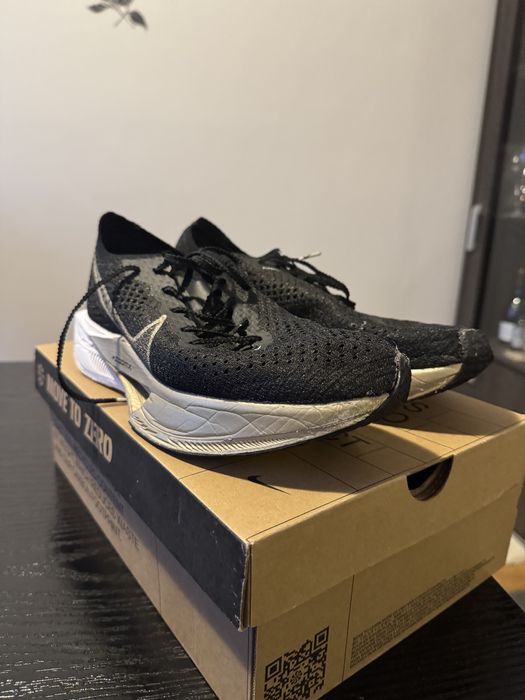 Adidasi Nike de alergare