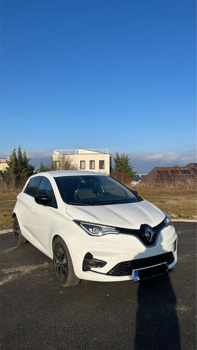 Inchiriez masina Renault Zoe 2021 impecabila ,52 kw , prima inchiriere