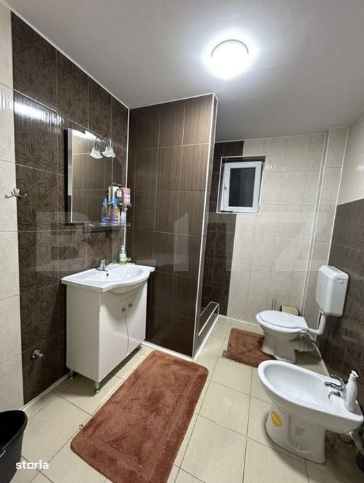 Casa de vanzare sau inchiriere, 7 camere, 315 mp, zona - Sisesti
