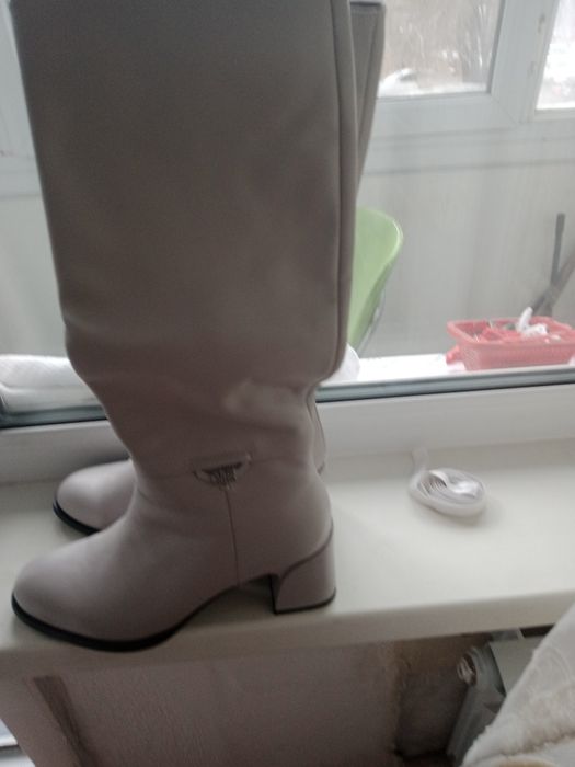 Продаются сапоги новые