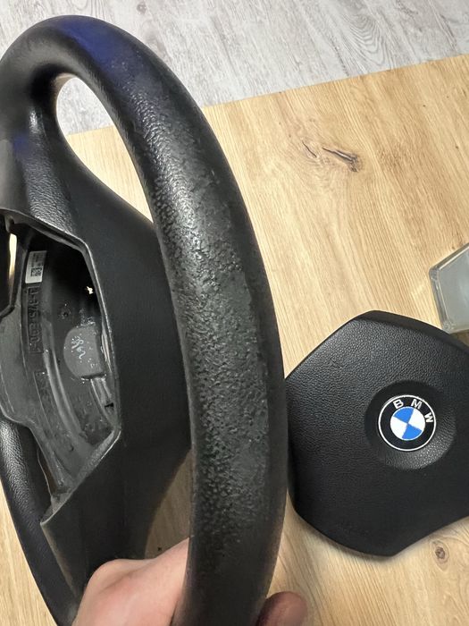 БМВ Волан Е90.