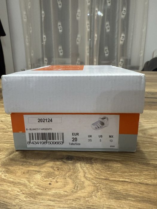 Sandale Biomecanics nr 20