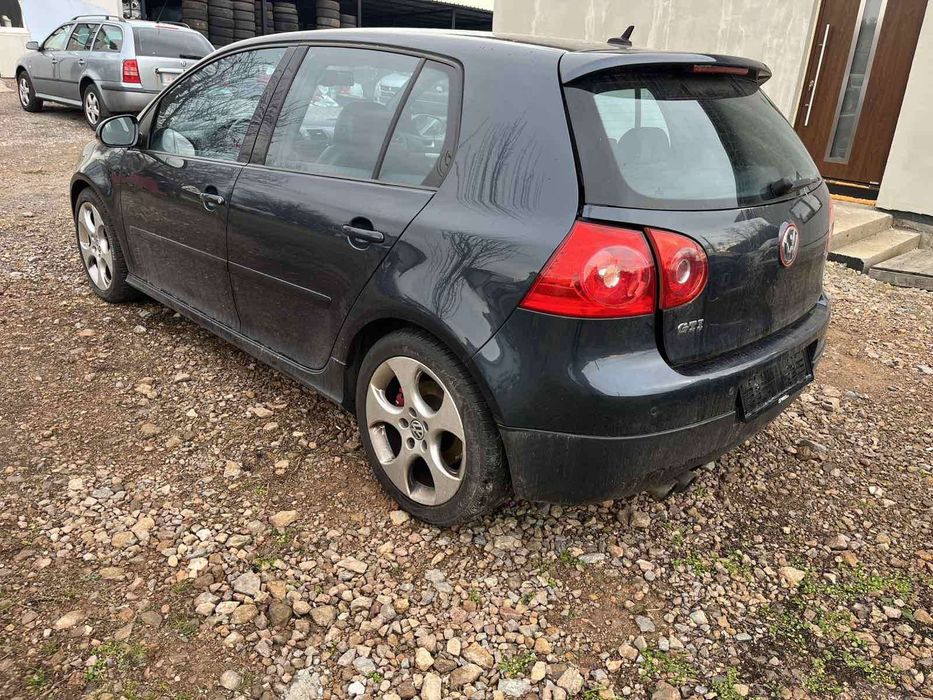Продавам Голф 5 GTI 2.0 TFSI 200кс. бензин на ЧАСТИ, имам и други коли