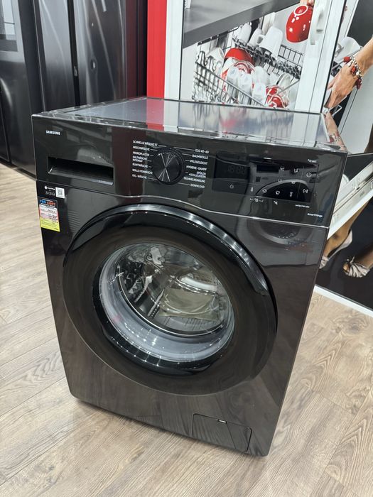 Черна пералня Samsung