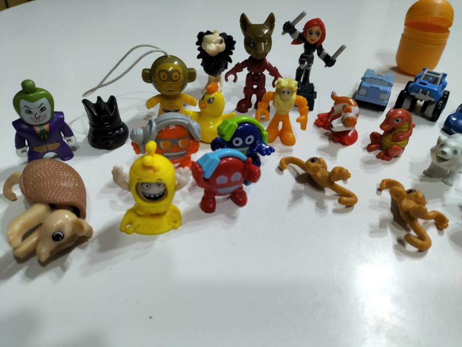 Игрушки из Киндер