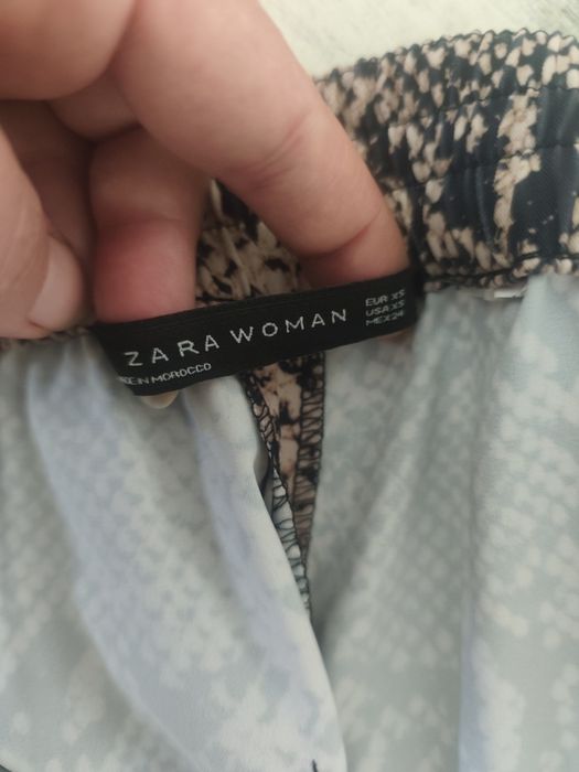 Змийски принт панталон ZARA