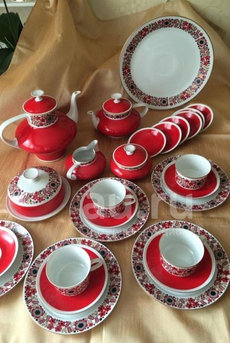 Красный Фарфор Сервиз  ГДР