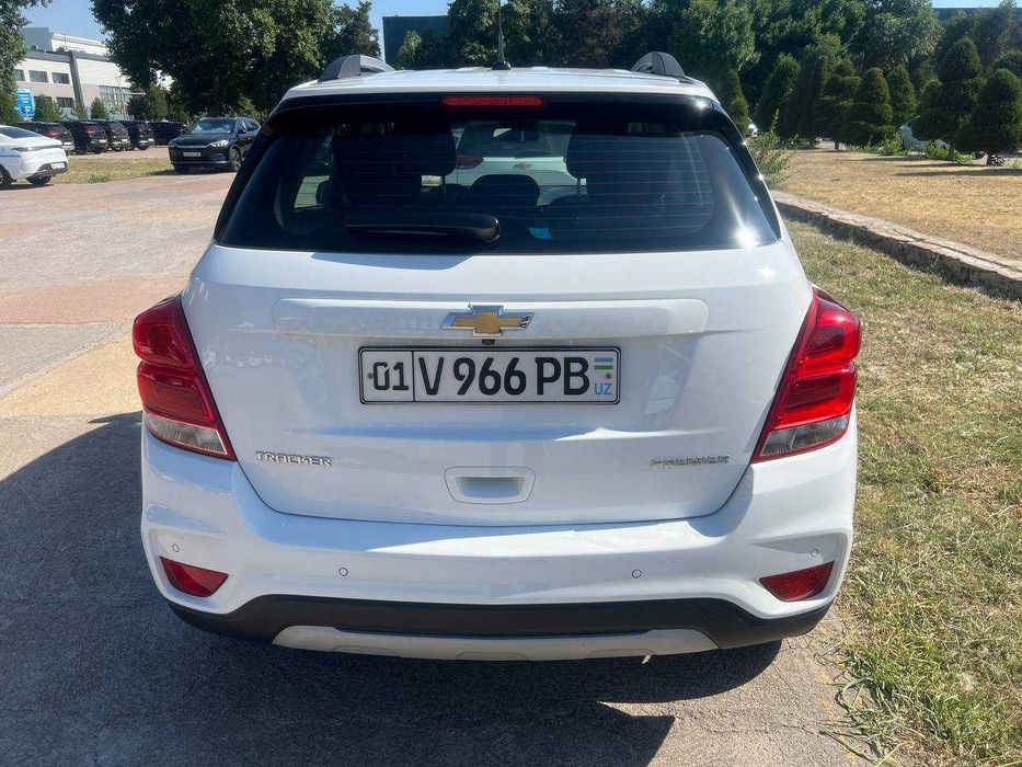 Продаю Tracker 1  Premier